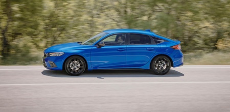 Honda Civic e:HEV z rabatem 30 000 PLN.